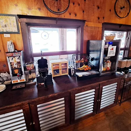 Buffalo Lodge Bicycle Resort - Amazing Access To Local Trails & The Garden-3